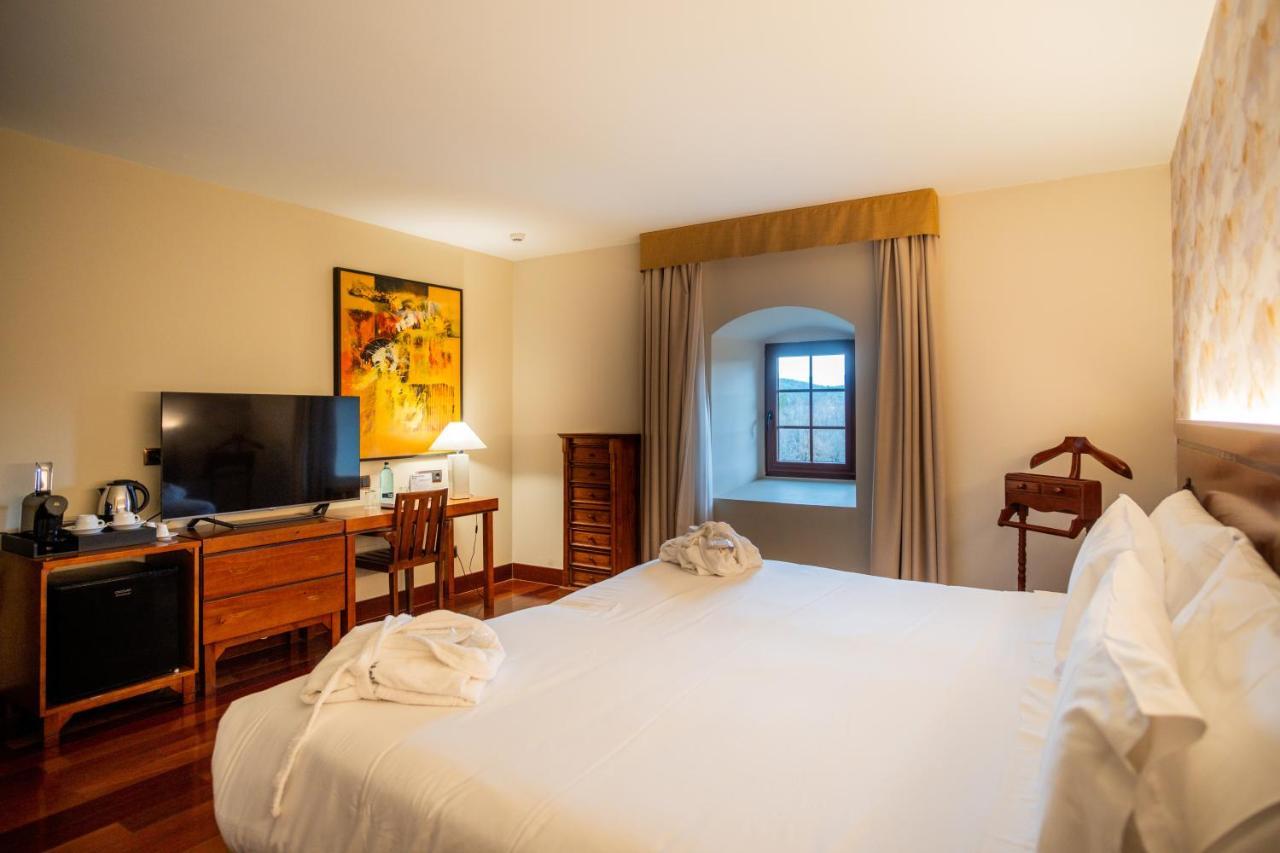 & Monasterio De 5*