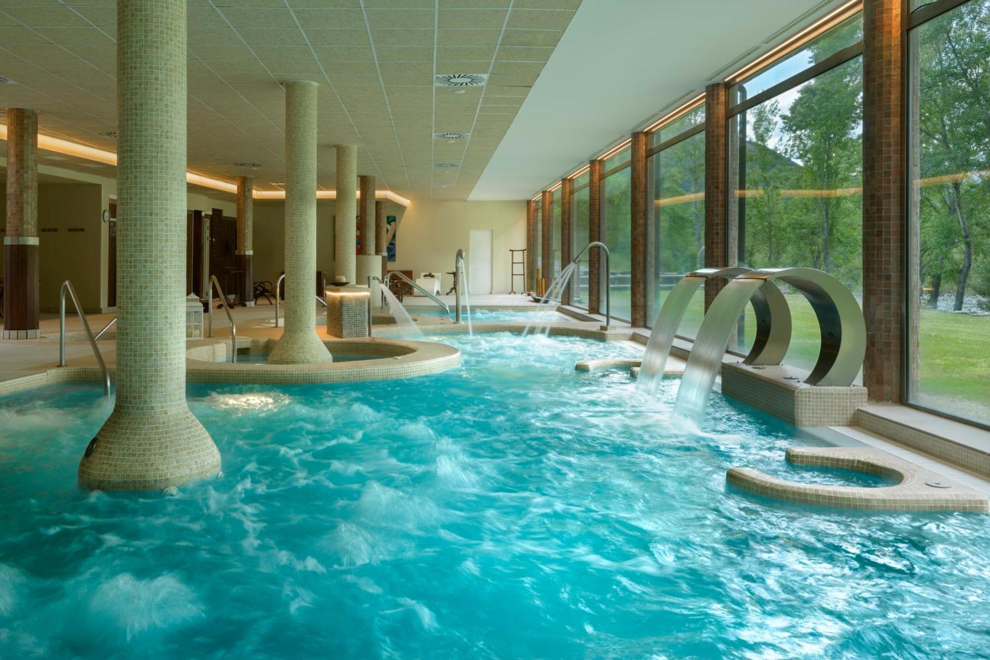 & Monasterio De 5*