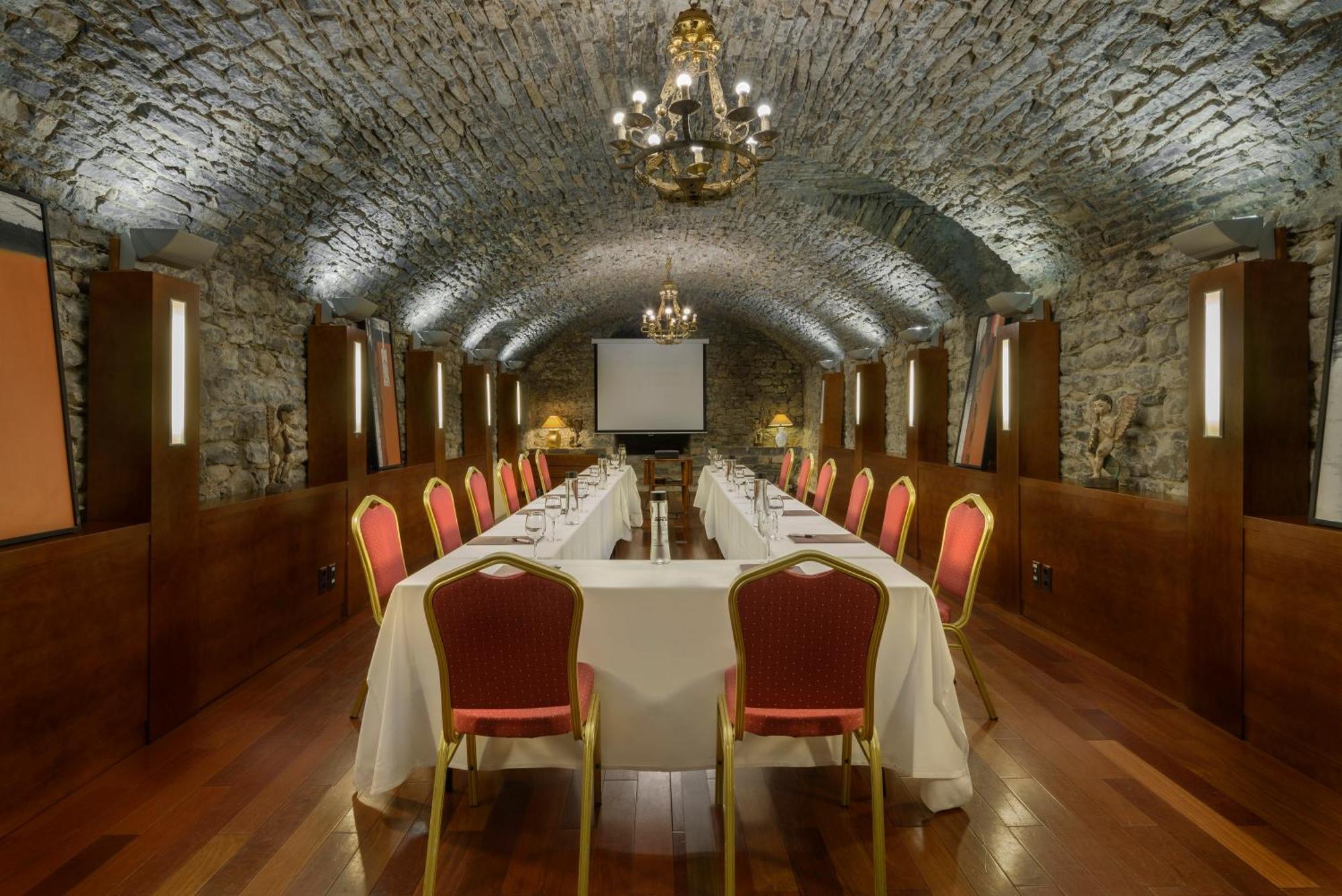 & Monasterio De Hotel 5*