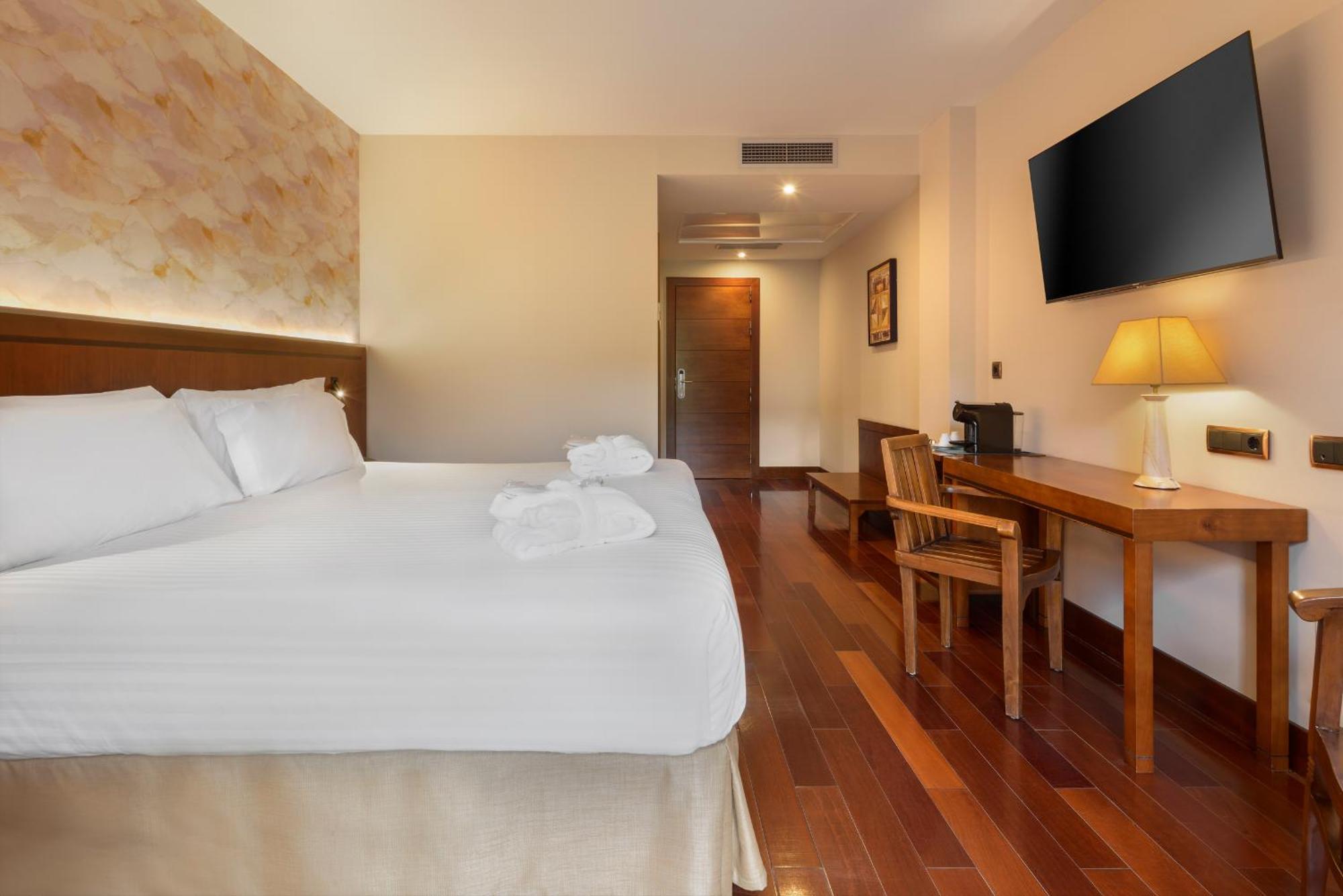 & Monasterio De Hotel