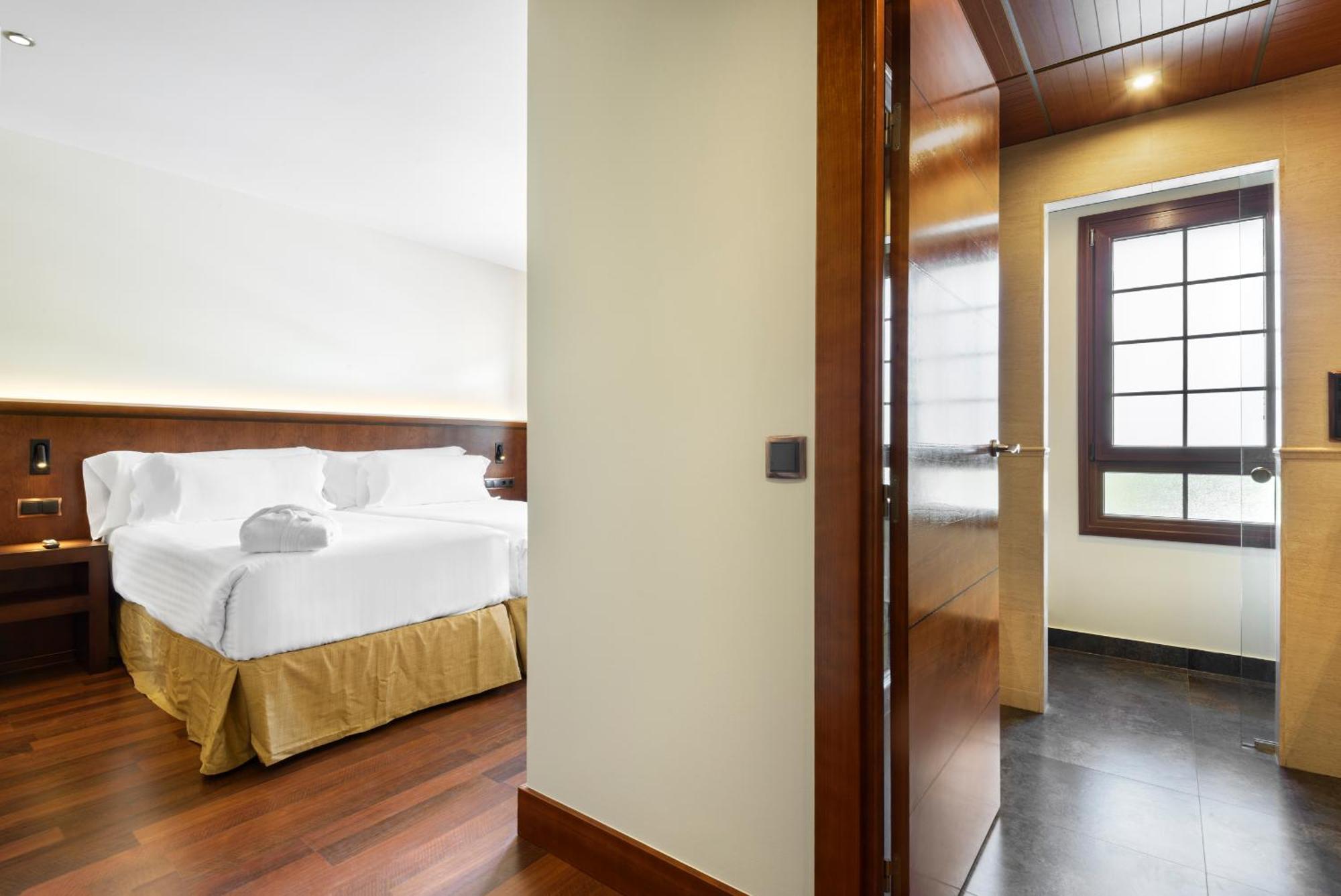 & Monasterio De 5*