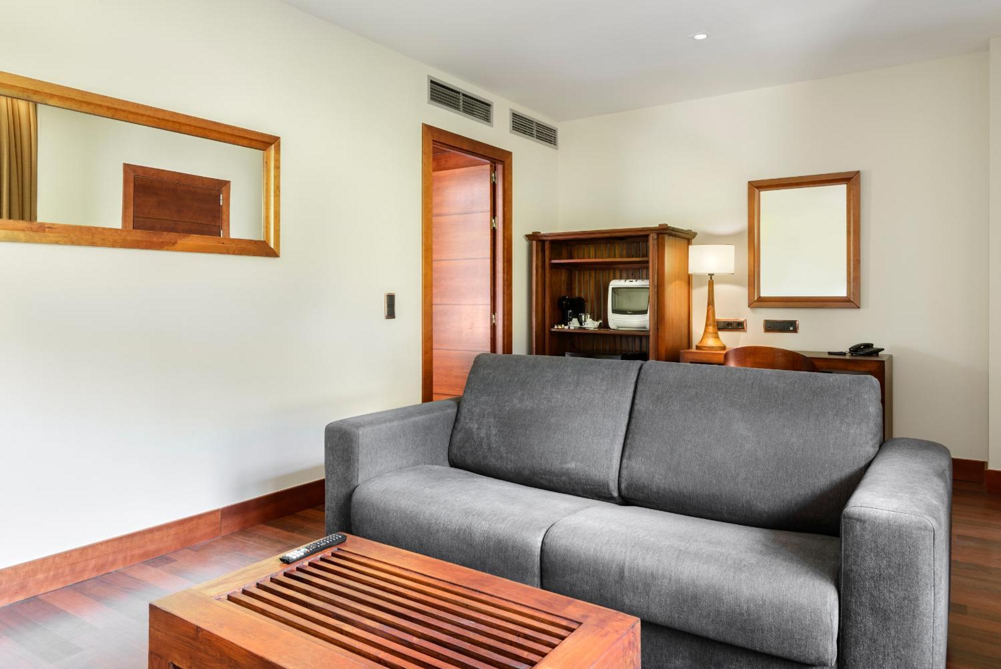 Hotel & Monasterio De 5*